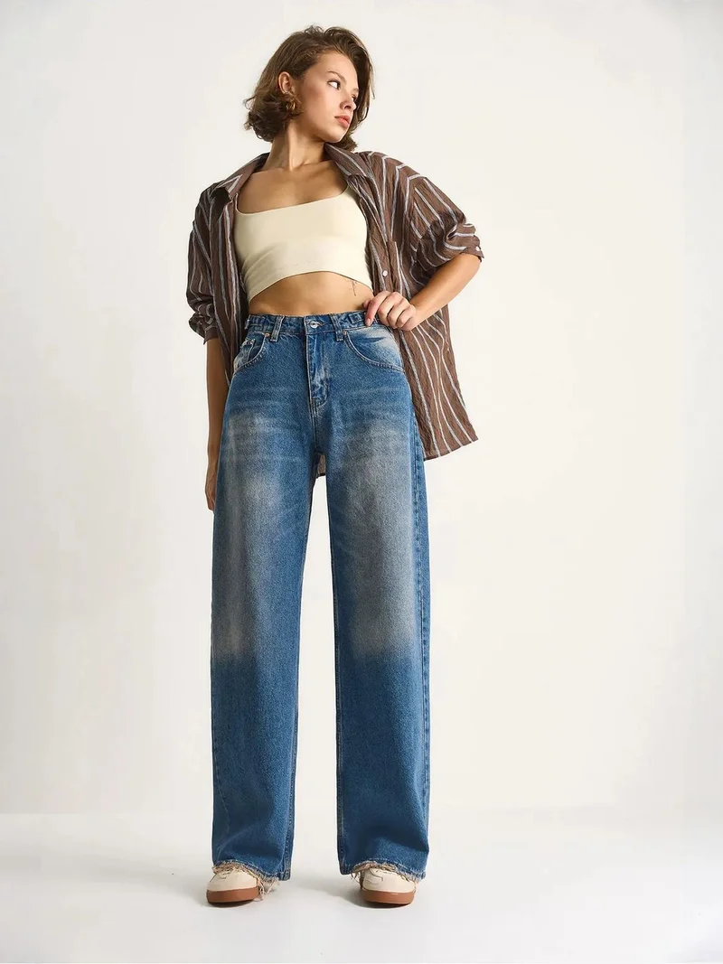 بيانكو لوتشي بنطلون جينز نسائي بخصر عالٍ وساق مستقيمة من لوتشي