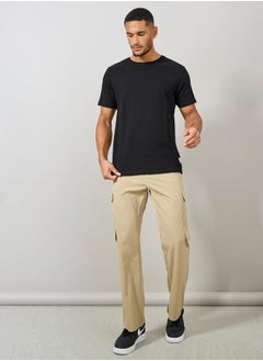 Styli بنطال بقصة مريحة وجيب كارغو  - Image 2