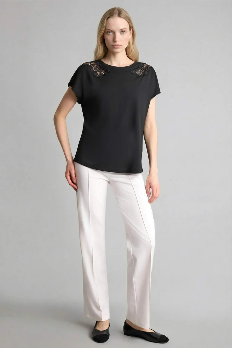 ديفاكتو Regular Fit Crew Neck Short Sleeve T-Shirt