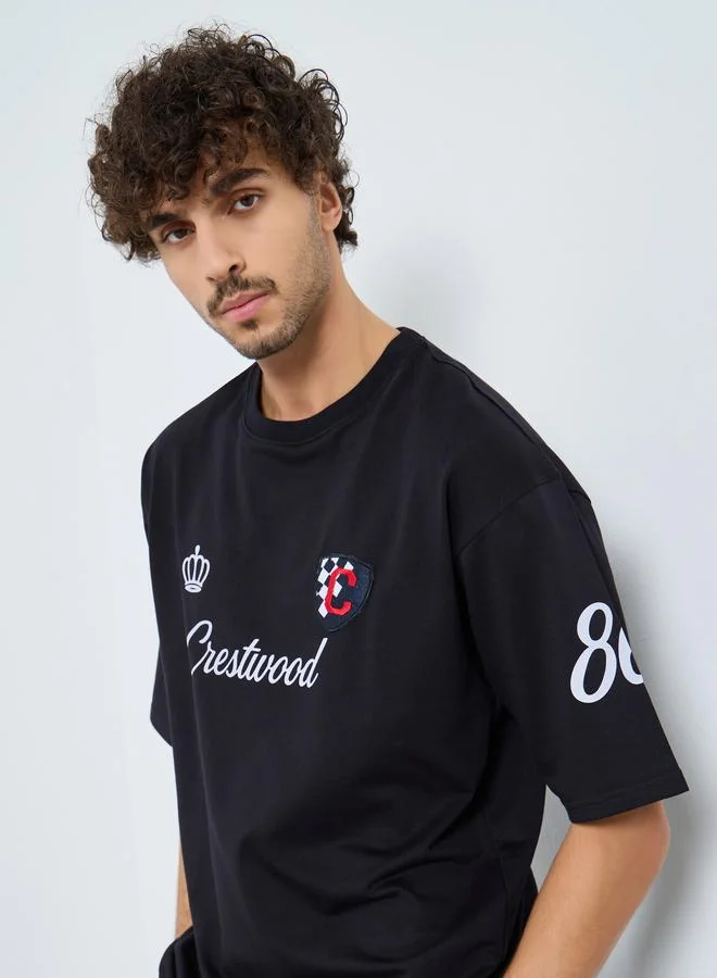 ستايلي تيشيرت واسع بطبعة على الصدر