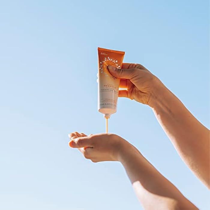 Lumene Nordic C Pure Glow Cleansing Balm - Make Up Remover Balm with Vitamin C for Skin Radiance - Vegan Eye Makeup Remover & Facial Care for Normal to Dry Skin (125ml) - Image 2