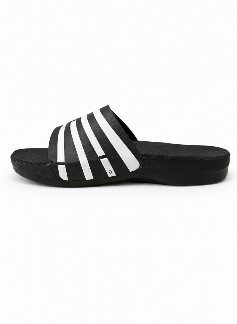 إيرو شباشب رجالية مريحة (سلايدز) – خفيفة الوزن ومضادة للانزلاق – للاستخدام اليومي والحمام – باللون الأسود مع خطوط بيضاء - Image 4