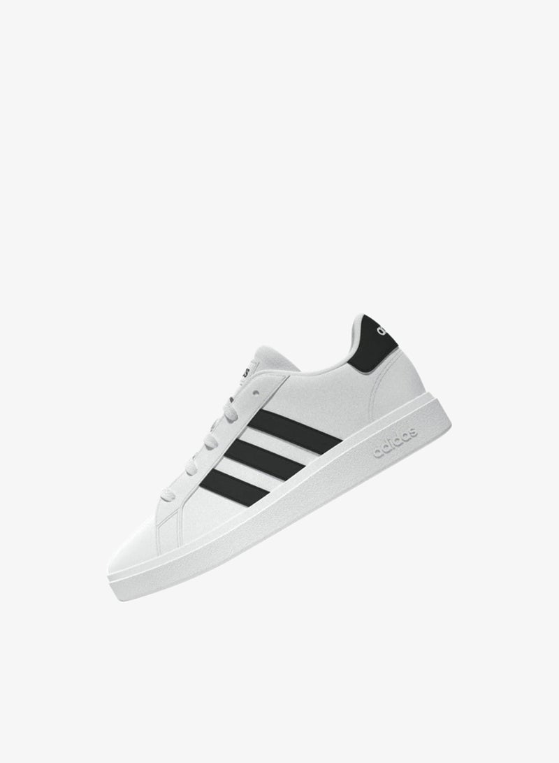 اديداس أحذية رياضية بيضاء للأطفال جراند كورت . - Image 4