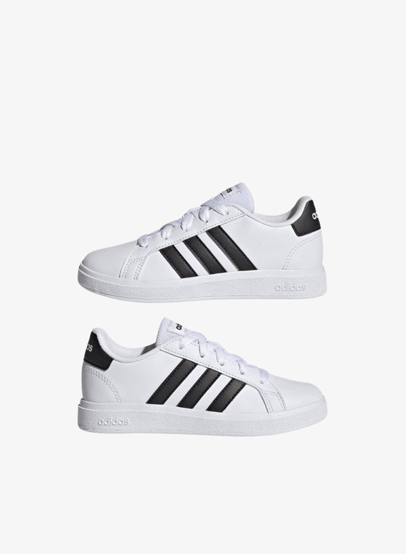 اديداس أحذية رياضية بيضاء للأطفال جراند كورت . - Image 1