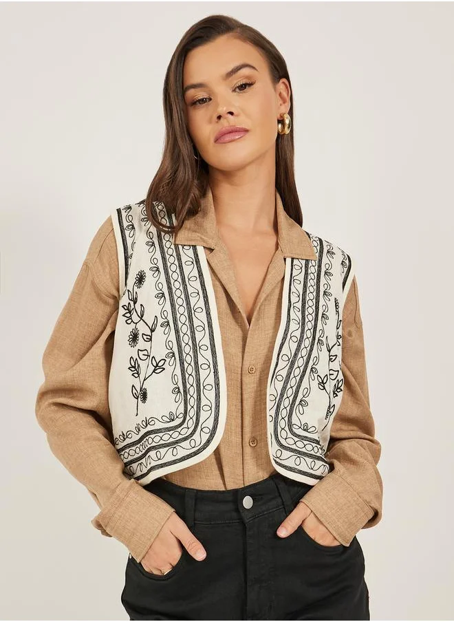 ستايلي Embroidered Collared V-Neck Vest Top