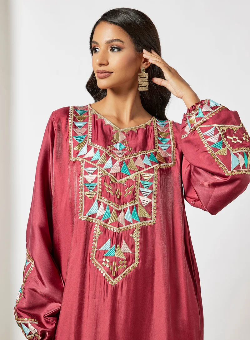 Hayat Jalabiya With Colored Arrow Like Embroidery In Front And Garterised Wrist With Belt