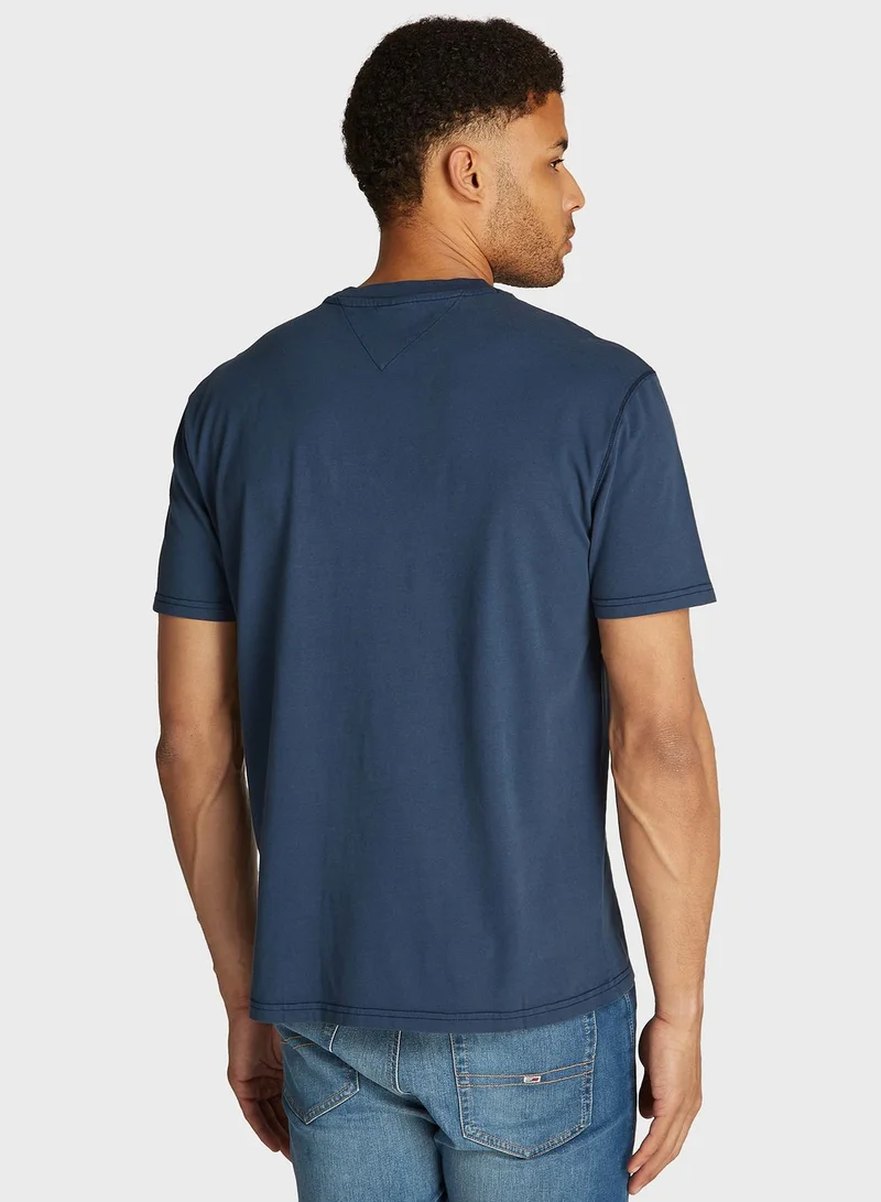 TOMMY JEANS Logo Crew Neck T-Shirt
