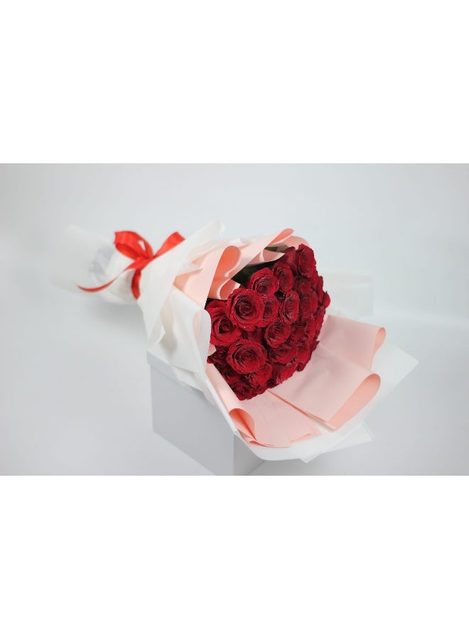 Big Buds Flowers 20 Classic Red Bouquet - Image 2