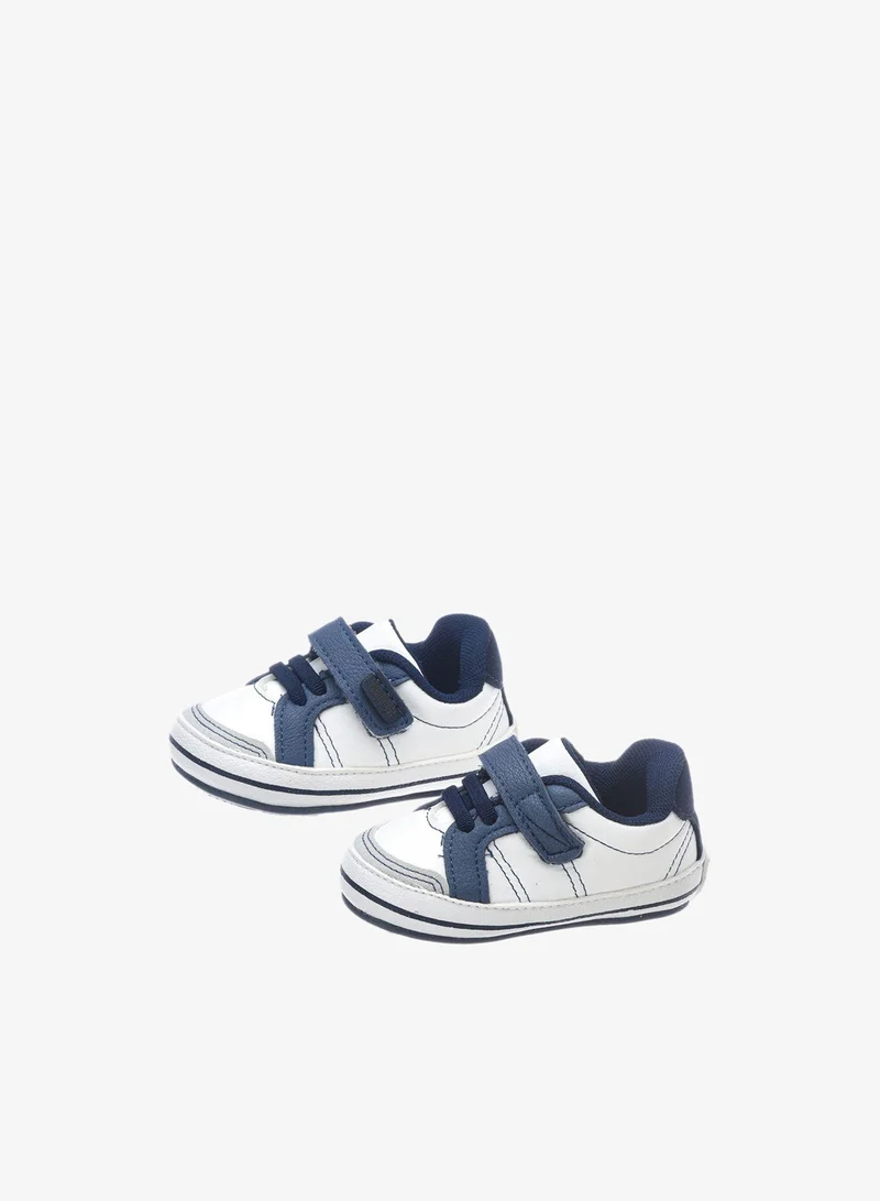 كلين سنيكرز بشريط فيلكرو