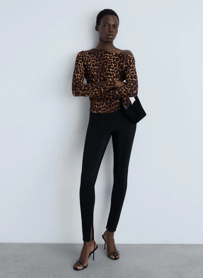 مانجو Asymmetrical Neck Leopard T-Shirt