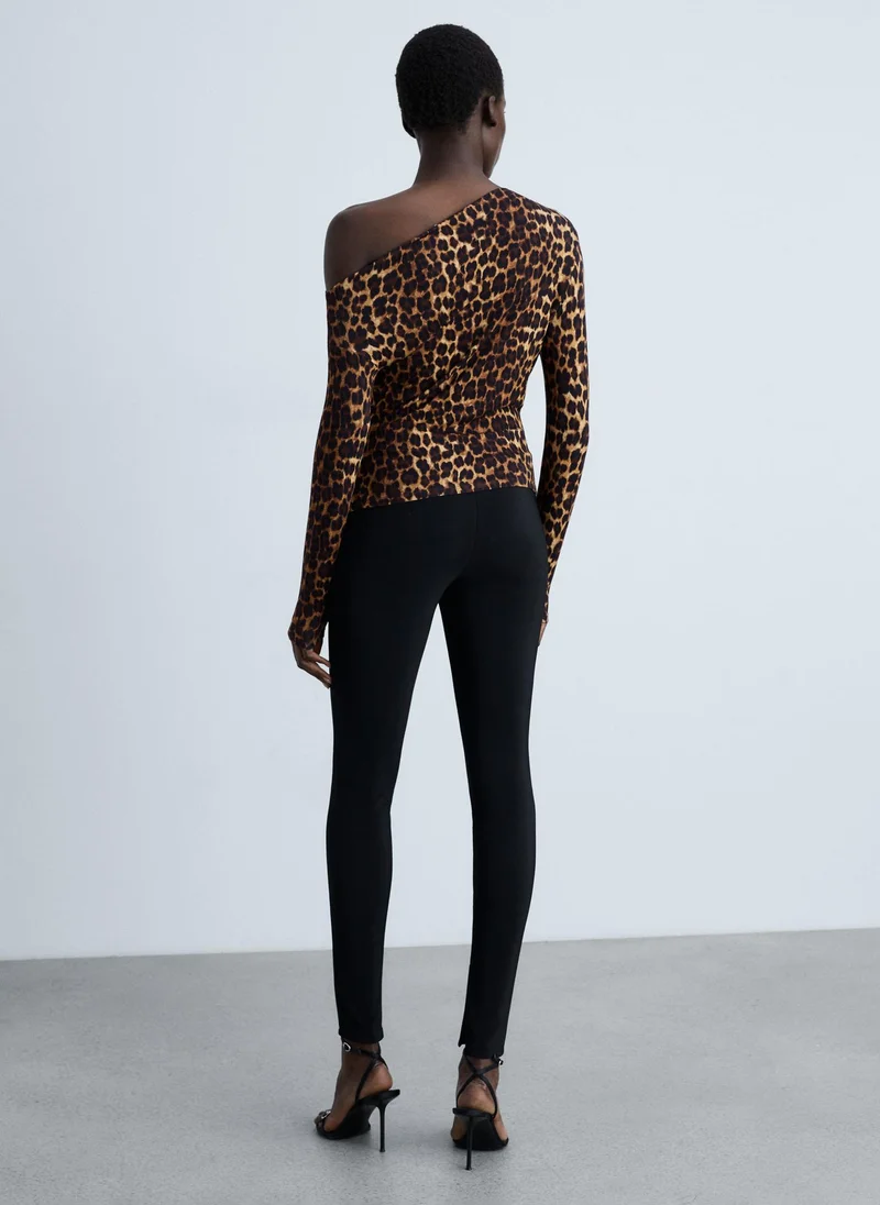 مانجو Asymmetrical Neck Leopard T-Shirt