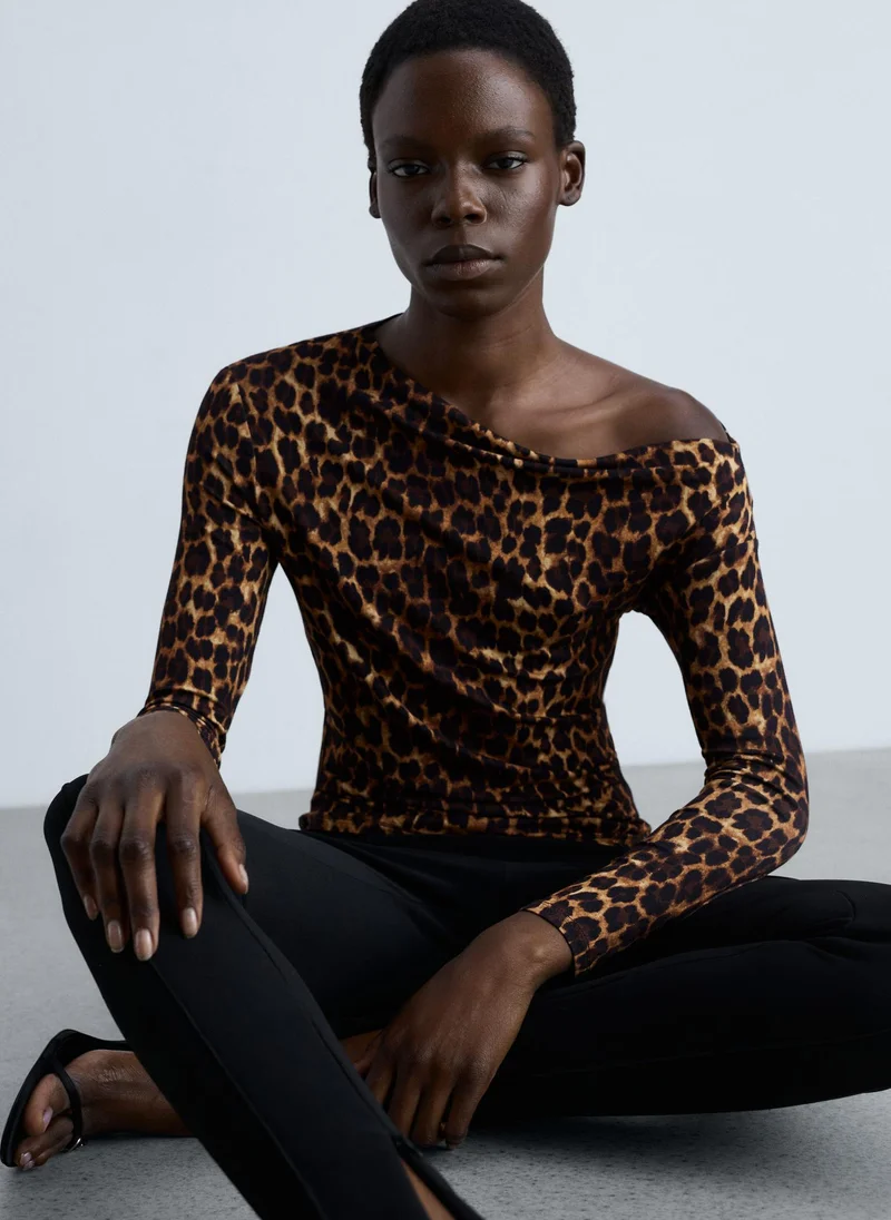 MANGO Asymmetrical Neck Leopard T-Shirt