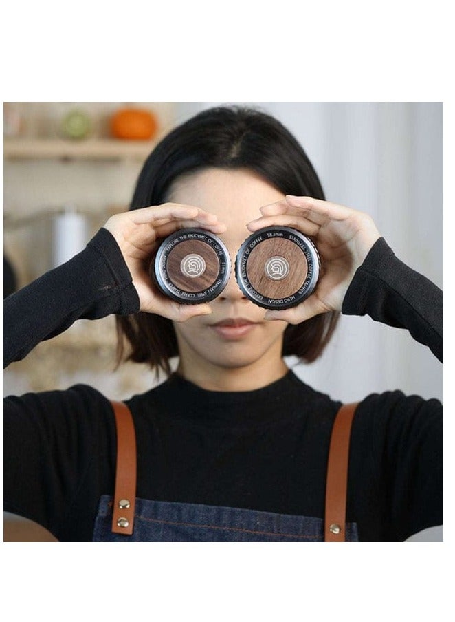 زيروهيرو موزع القهوة ZeroHero Thor بوزن ذاتي، متوفر بمقاسين 58 مم و51 مم، مع ضاغط القهوة Thor Rebound. مكبس إسبرسو بارستا مصنوع من الفولاذ المقاوم للصدأ 304 بجودة عالية لتوزيع القهوة وتعبئتها باحترافية. مثالي لتحضير قهوة الإسبريسو بكل دقة. - Image 2