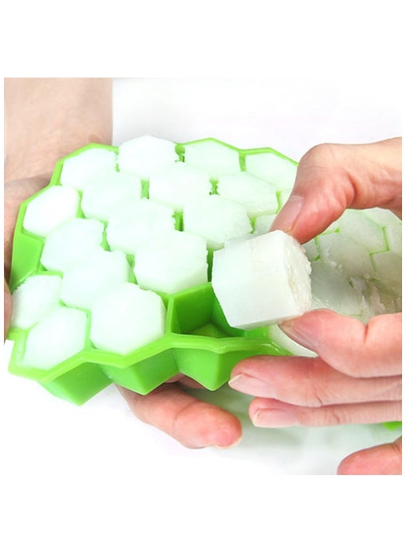 صينية مكعبات الثلج المرنة المصنوعة من السيليكون على شكل قرص العسل مع غطاء، 37 فتحة، مرنة وناعمة مناسبة للثلاجة والفريزر لصنع مكعبات ثلج صغيرة اللون اخضر - Image 1