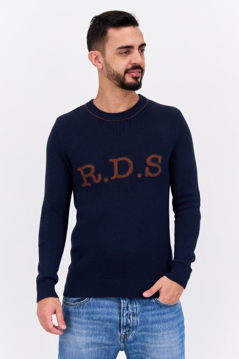 SELECTED سويت شيرت رجالي بأكمام طويلة وياقة دائرية بشعار العلامة التجارية، أزرق داكن - Image 1