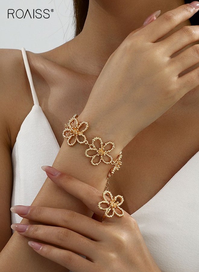 رويس طقم مجوهرات نسائي بتصميم عتيق على شكل زهرة مجوفة من المعدن، مكون من قلادة وأقراط وخاتم، بتصميم بوهيمي أنيق، مناسب للارتداء اليومي والمناسبات الخاصة - Image 2