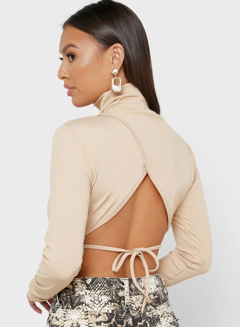 NA-KD Open Back High Neck Body