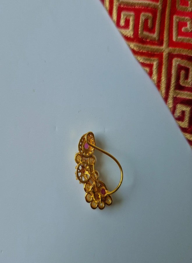 خاتم أنف تقليدي مطلي بالذهب من AAIKU Maharashtrian للعرائس | خاتم أنف تقليدي مزين بخرز اللؤلؤ واللؤلؤ الأبيض | مجوهرات بقاعدة نحاسية (التصميم 3) - Image 3