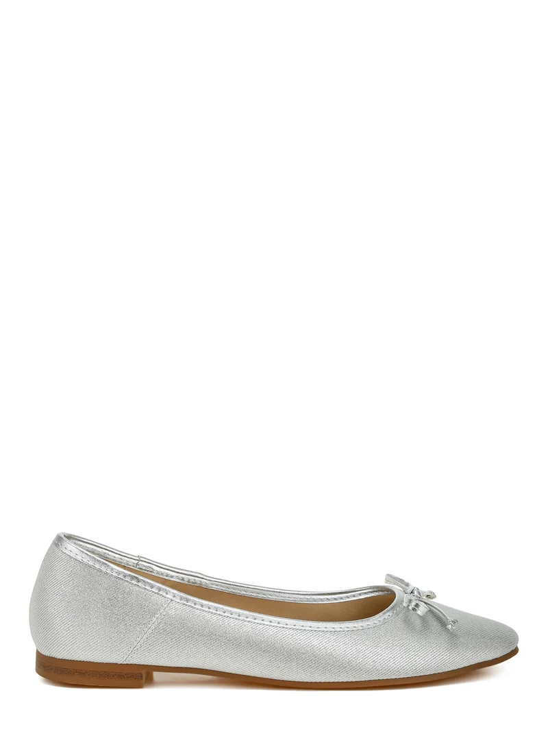 London Rag Metallic Ballet Flats in Silver