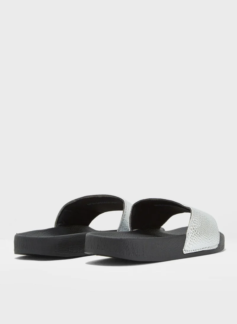 BRAVE SOUL Gator Sandals