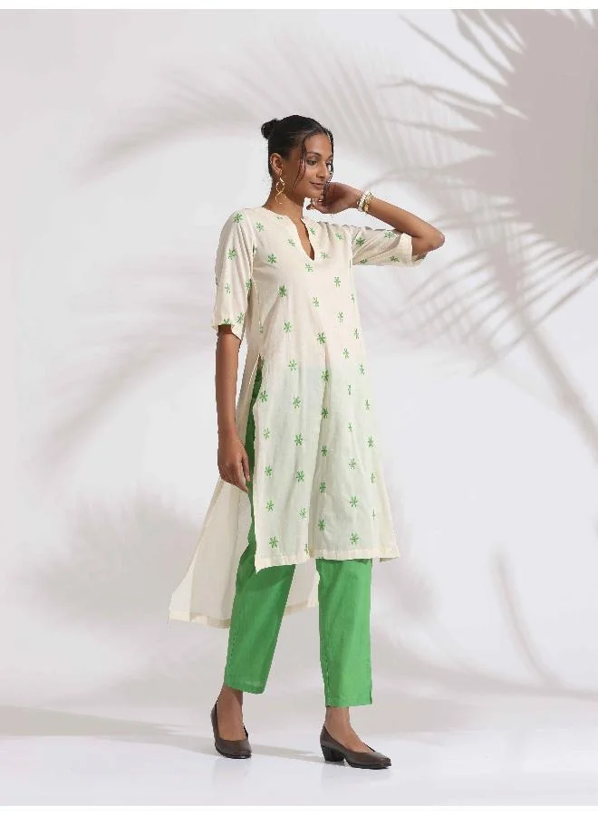 trueBrowns Off-White Cotton Floral Embroidered Straight Kurta Set