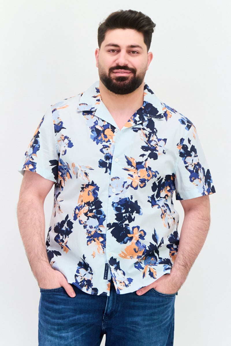 PERRY ELLIS قميص رجالي بأكمام قصيرة مطبوع بالكامل بتصميم مريح، مجموعة ألوان زرقاء - Image 1
