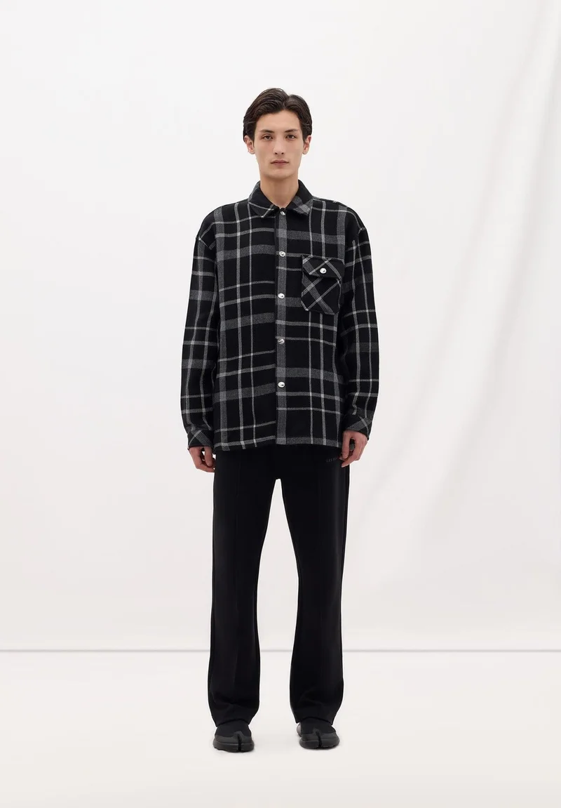 ليس بنجامنز أوفرشيرت ٤٠١