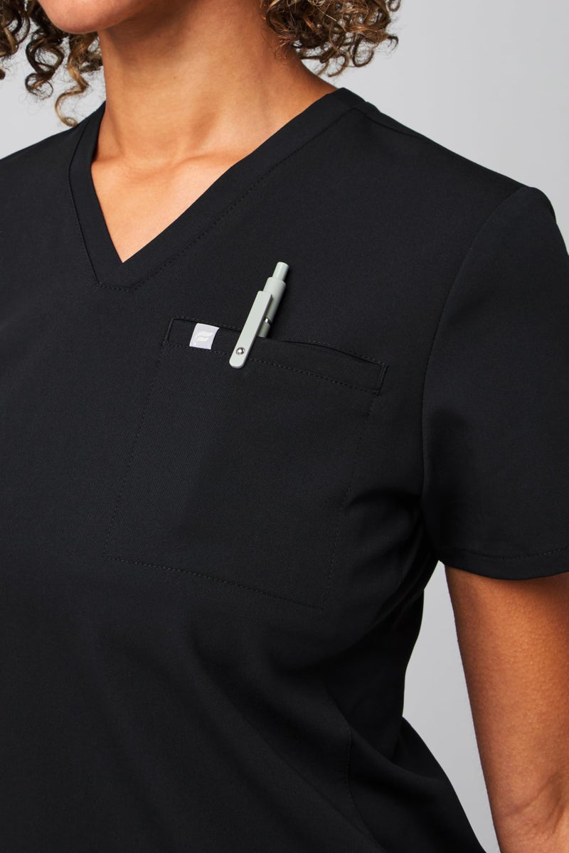 Fabletics Women's Vital 1-Pocket Scrub Top - MotionTech, Wrinkle-Resist, Chest Pocket, Anti-Shrink, Semi-Slim Fit, M, Black - Image 4