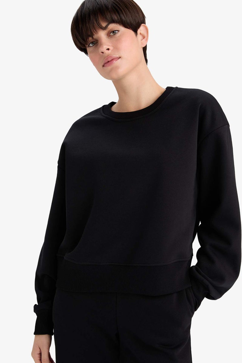 DeFacto Boxy Fit Crew Neck Basic Sweatshirt - Image 1