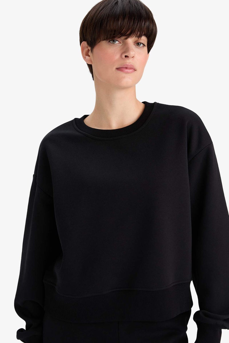 DeFacto Boxy Fit Crew Neck Basic Sweatshirt - Image 3