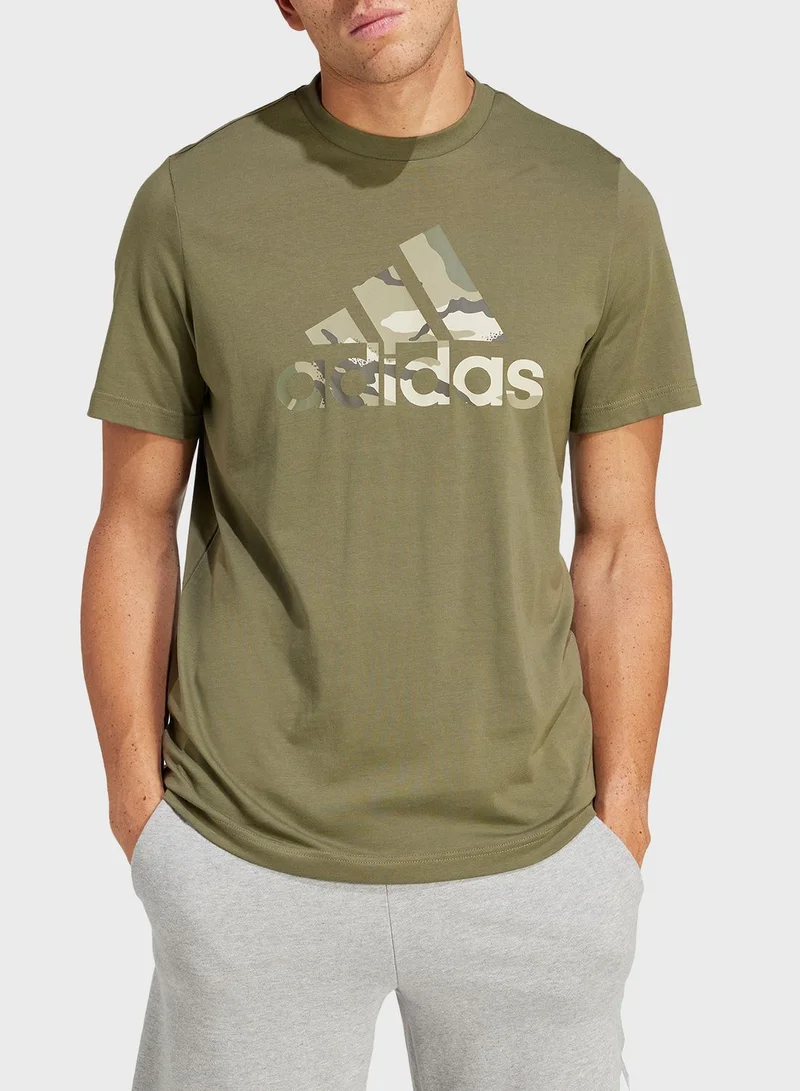adidas تي شيرت برسومات مموهة