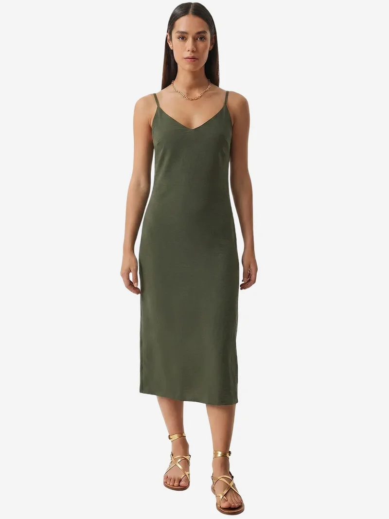 السعادة في إسطنبول ISTANBUL V-Neck Sleeveless Midi Slip Dress