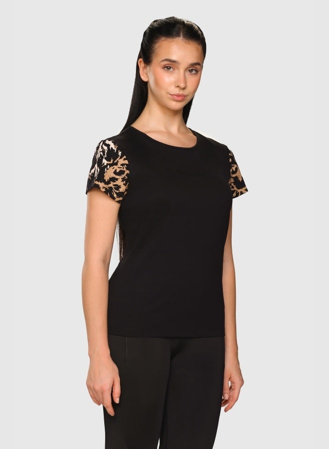 ماسلميند بلوزة نسائية بحمالات مدمجة من قماش فائق النعومة مقاوم للتجعد، قابل للتمدد، يحافظ على شكله، ومتين لراحة طوال اليوم، دعم متوسط - Image 1