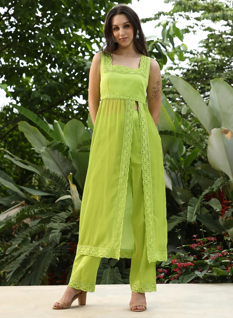  قصة طقم كورتا نسائي أخضر ببغاء مطرز بفتحة جانبية للارتداء الكاجوال برقبة مربعة بدون أكمام قطعتين بتصميم مريح للارتداء اليومي العرقي