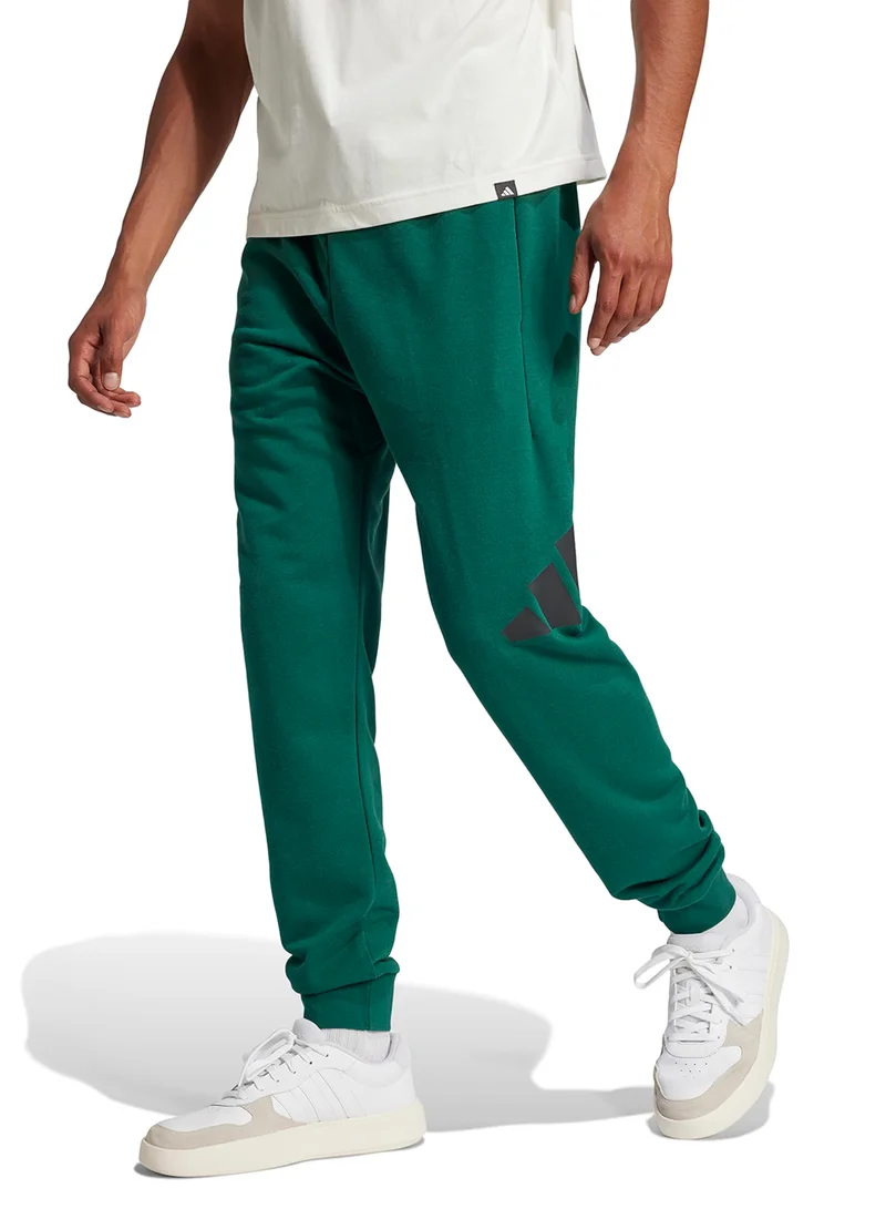 adidas سروال رياضي بشعار أساسي