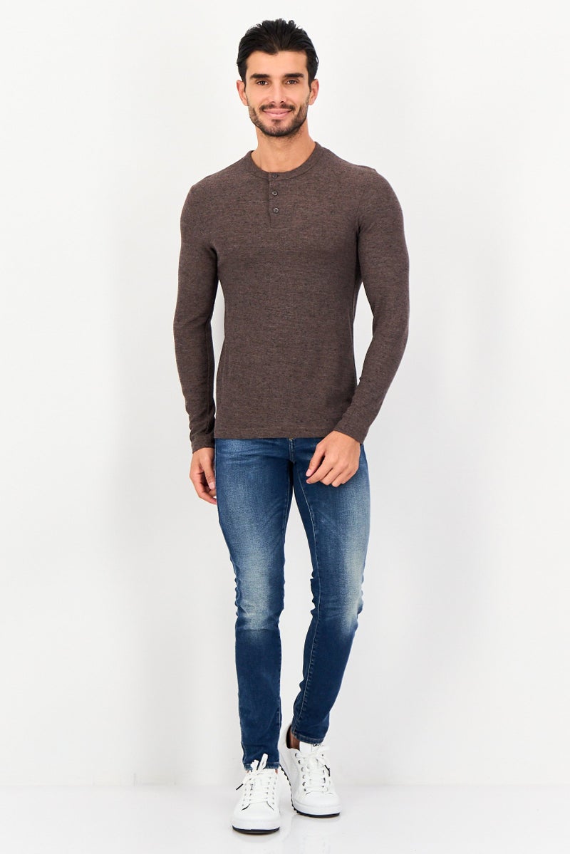 Celio Men Crew Neck Long Sleeve Textured T-Shirt, Charcoal - Image 2