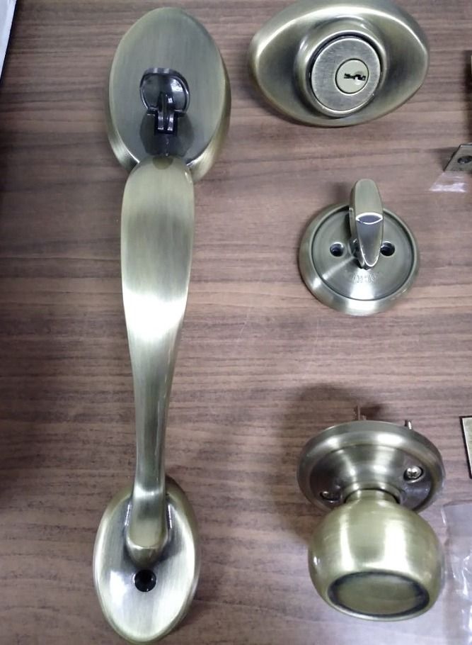 كويكسيت كالون باب امريكي مزود بمقبض وكالون امان بمفتاحين مخصص للابواب والفيلات والشركات ذهبي اوكسيد امريكي الصنع - Image 2