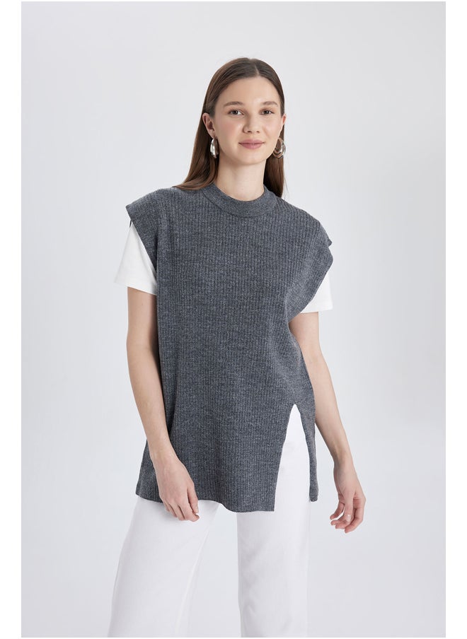 DeFacto - Woman Regular Fit Crew Neck Tricot Vest - Image 1