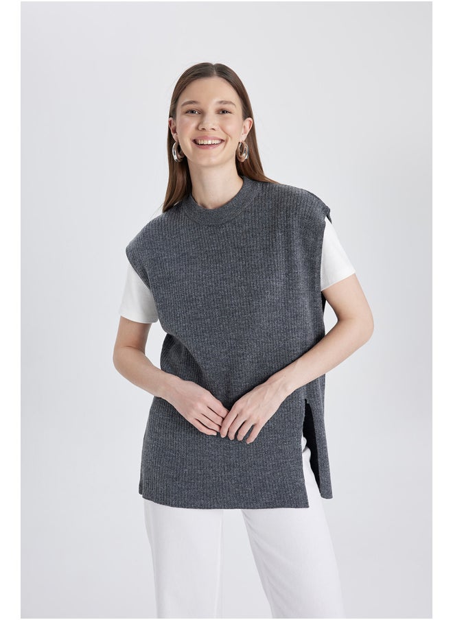 DeFacto - Woman Regular Fit Crew Neck Tricot Vest - Image 1