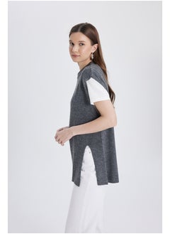 Woman Regular Fit Crew Neck Tricot Vest - pzsku/ZBE6807CD4BBA704E0D7EZ/45/_/1735653288/7cfc9daf-1116-453e-97ea-53f7c53b473e