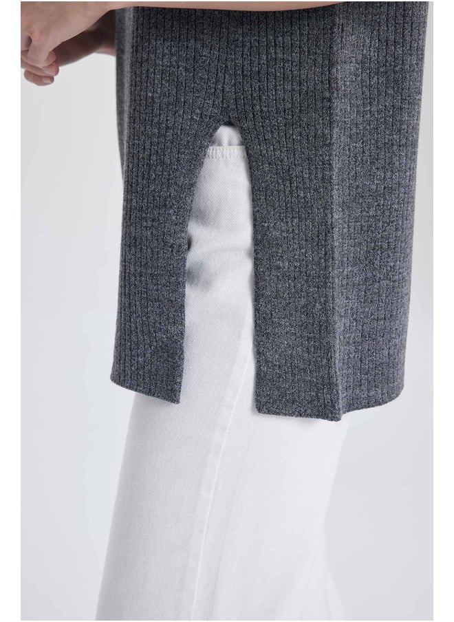 DeFacto - Woman Regular Fit Crew Neck Tricot Vest - Image 1