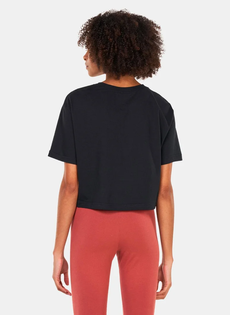 نايكي Women's Sportswear Crop Top