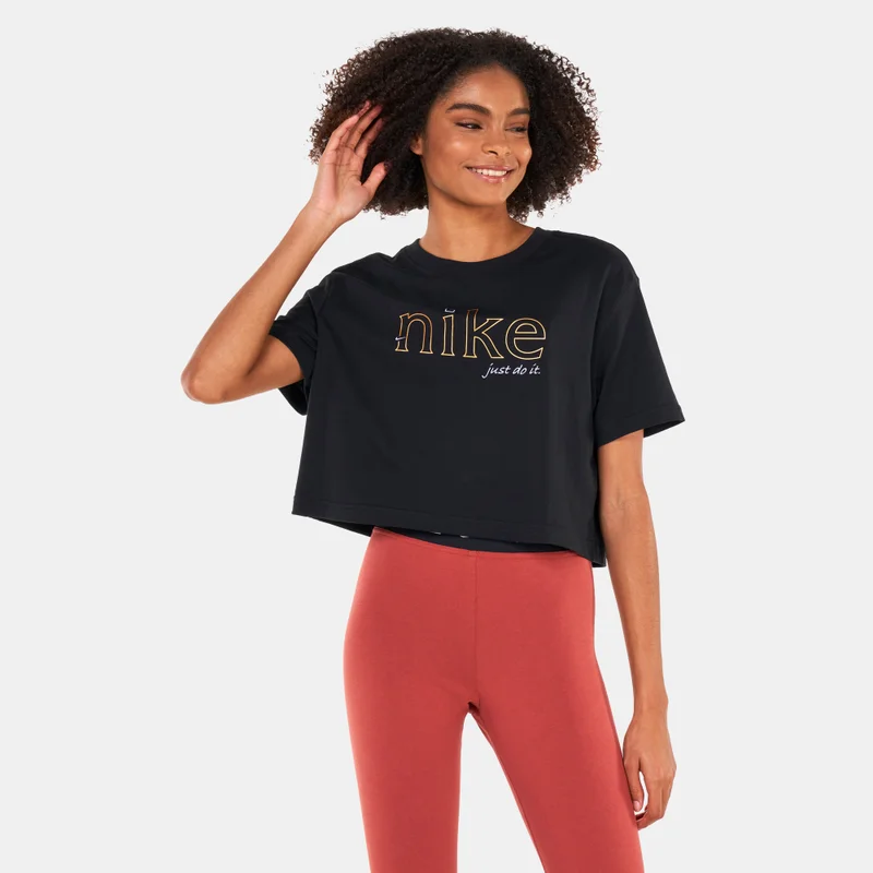 Nike Women's Sportswear Crop Top