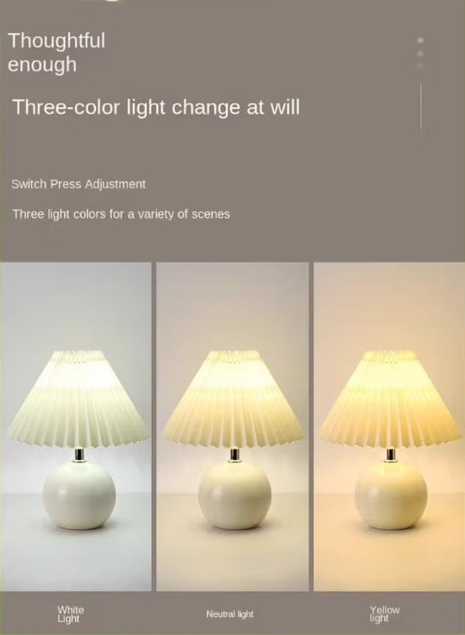 مصباح طاولة صغير، طاولة بجانب السرير، مصباح صغير لغرفة النوم وغرفة المعيشة، طاولة جانبية، مساحات صغيرة، مصباح عتيق مطوي، مصباح LED جمالي، 3 خيارات إضاءة قابلة للتعديل، قاعدة سيراميك - view 2