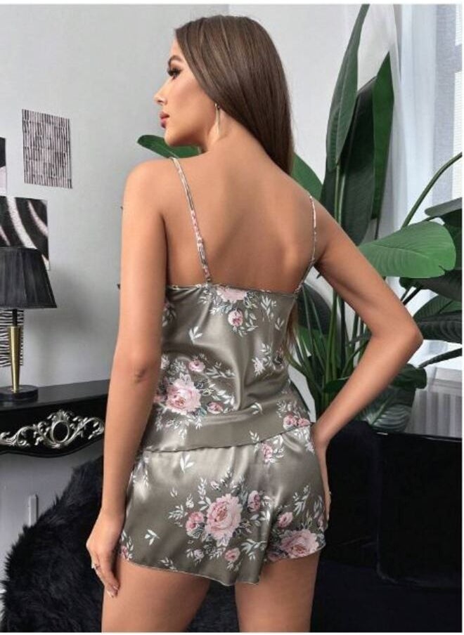 شي إن طقم بيجامة صدرية كامي وبنطلون القصير طباعة الأزهار ساتان  - Image 3