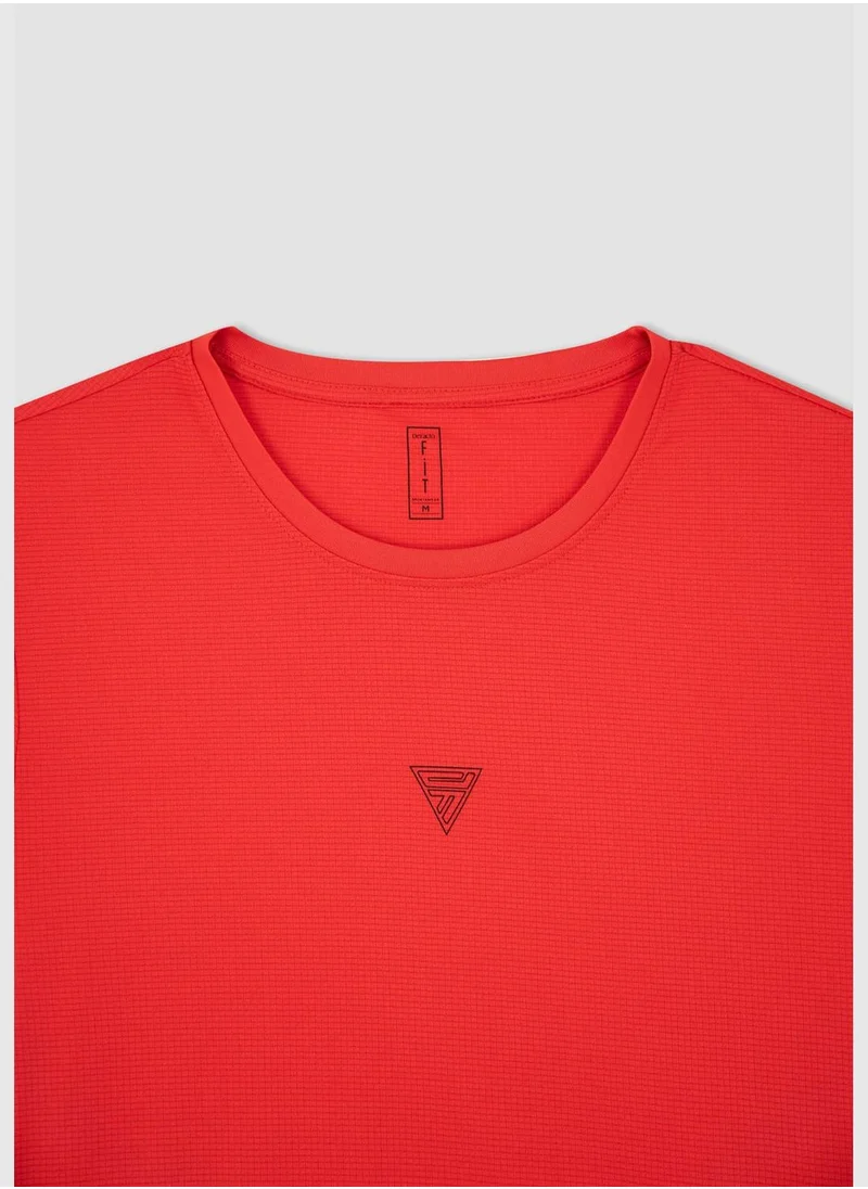 ديفاكتو Slim Fit Minimal Logo Print T-Shirt