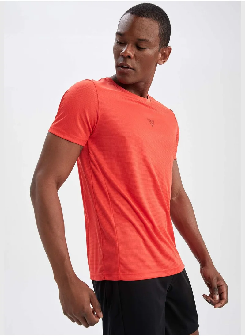 ديفاكتو Slim Fit Minimal Logo Print T-Shirt
