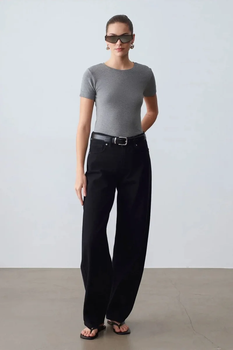 DILVIN Women's Slim Fit Crew Neck T-Shirt