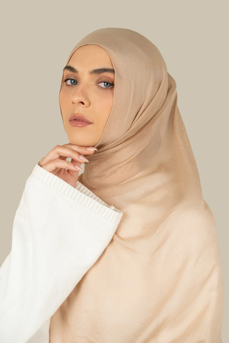 سيلكروز حجاب شيفون حرير بلون نيود دافئ