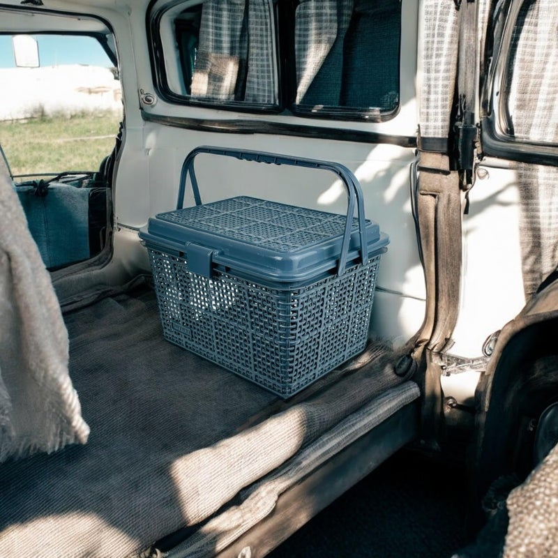 Go Hooked منظم تخزين النزهة متعدد الاستخدامات Go Hooked | صندوق تخزين بلاستيكي بعرض 40 سم وارتفاع 22.5 سم | حاوية محمولة، متينة، وواسعة للطعام، والأدوات، والضروريات الخارجية باللون الرمادي - Image 2